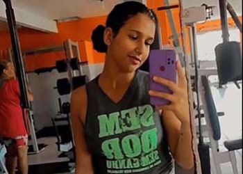 Mulher é morta a golpes de faca pelo ex companheiro na presença da