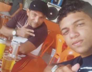 Pai E Filho Se Envolvem Em Acidente Motocicleta Na Via Lateral Da