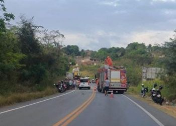 Passageira de taxi morre em colisão frontal com caminhão no município de Lagarto